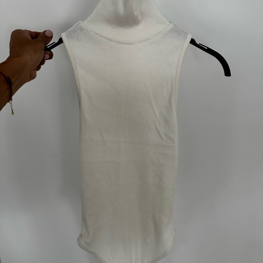 Zara White Sleeveless Jacket